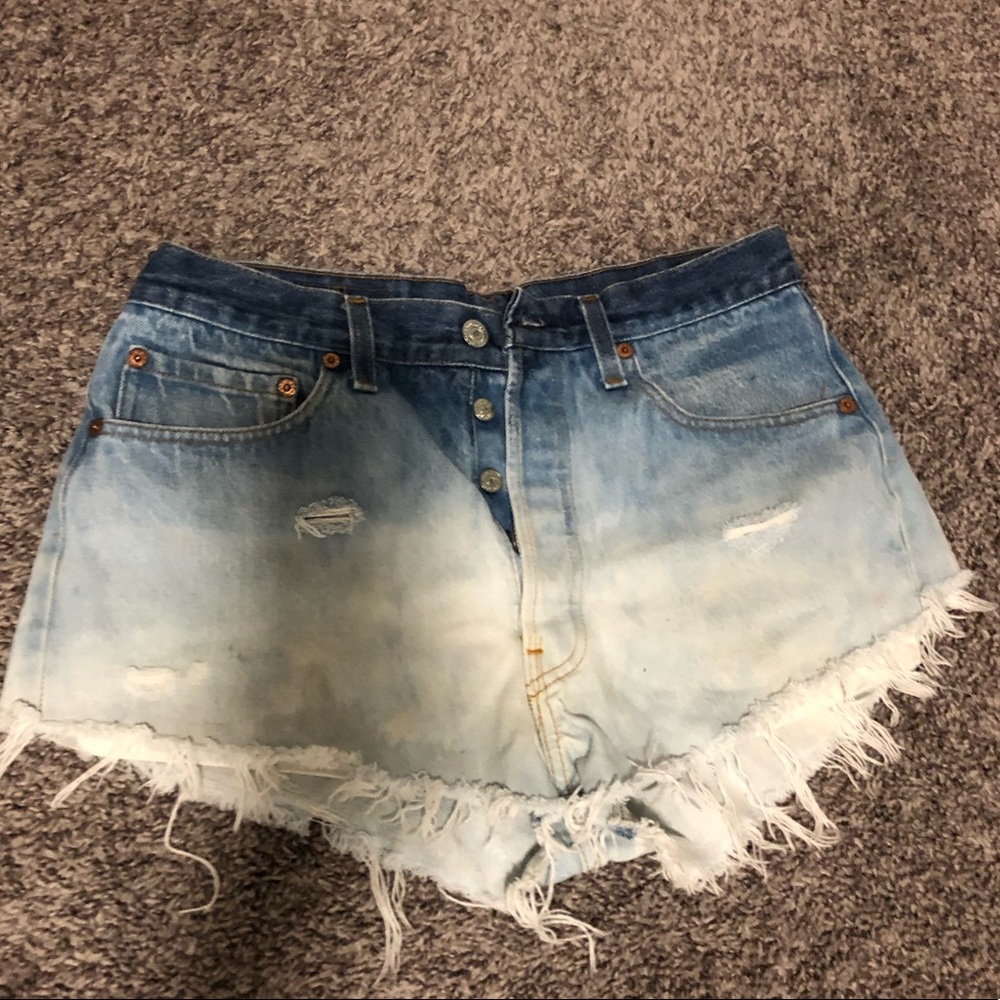 CUSTOM M/L DIP DYE LEVIS 501 CUT OFF SHORTS